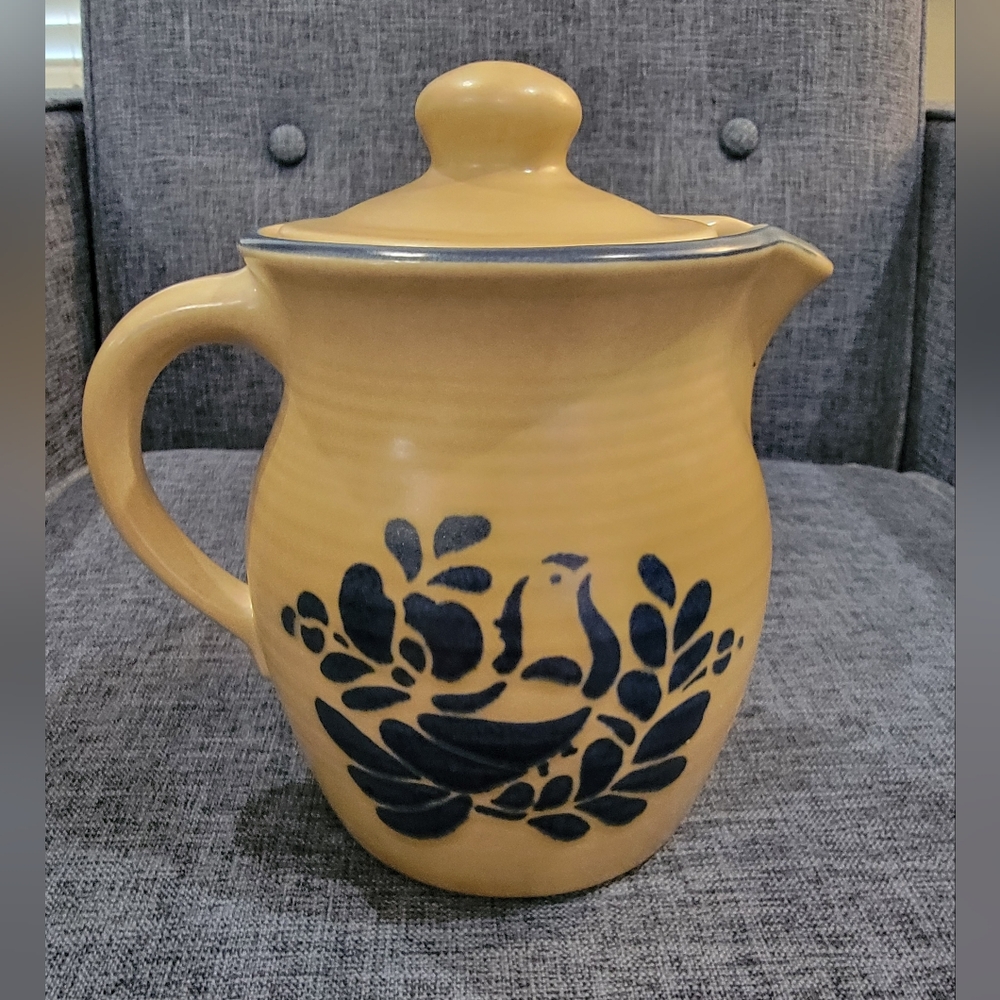 Pfaltzgraft 40 oz Ceramic Pitcher with /Lid Beige and Blue